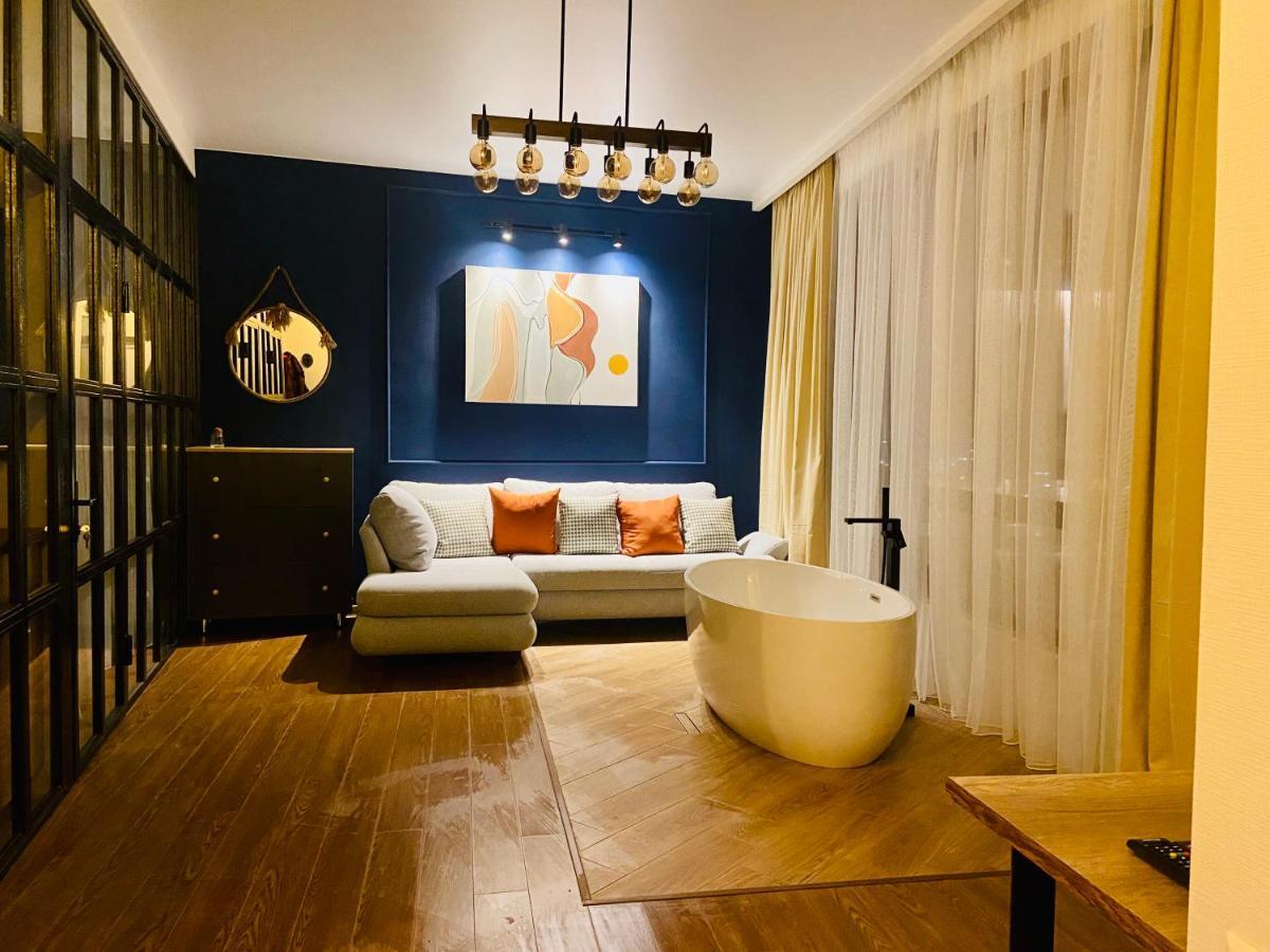 Luxury Apartment In Old Tbilisi With Terrace Exterior photo