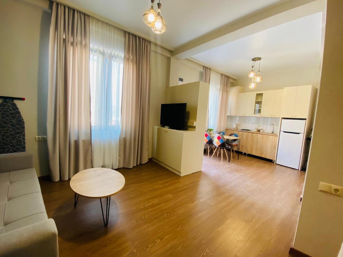 Luxury Apartment In Old Tbilisi With Terrace Exterior photo